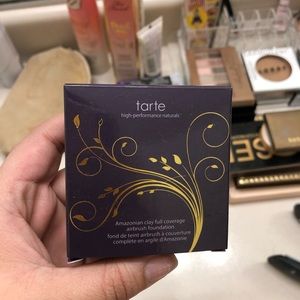 Amazonian clay foundation